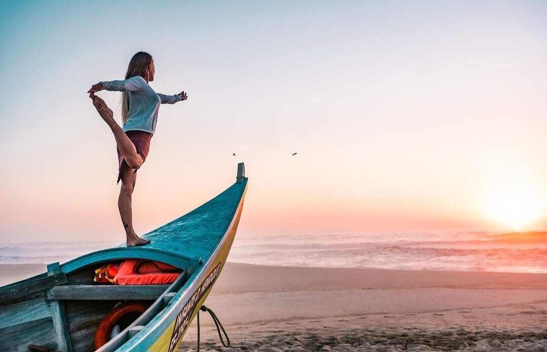 Chica playa yoga